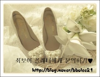 라플로라꽃의여신 이미지
