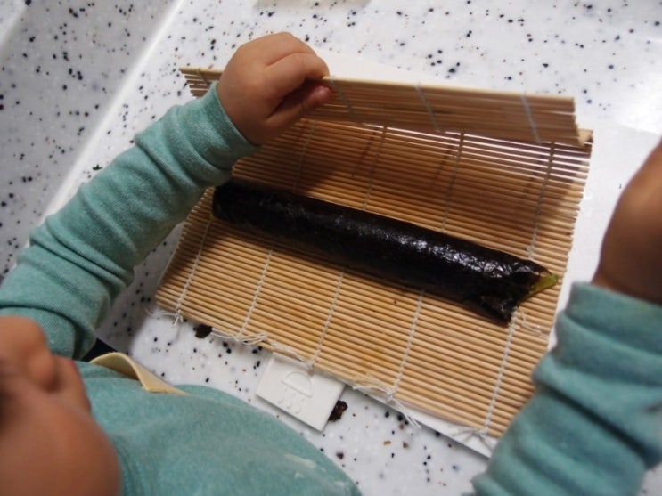 어른아이,김밥 이미지