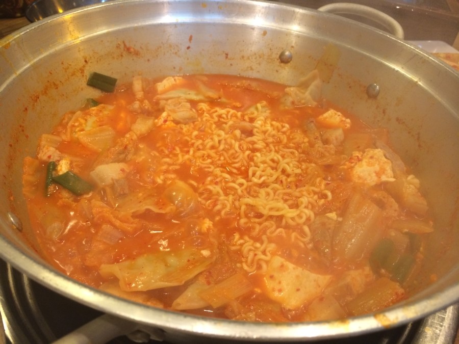 양푼이통돼지김치찌개 이미지