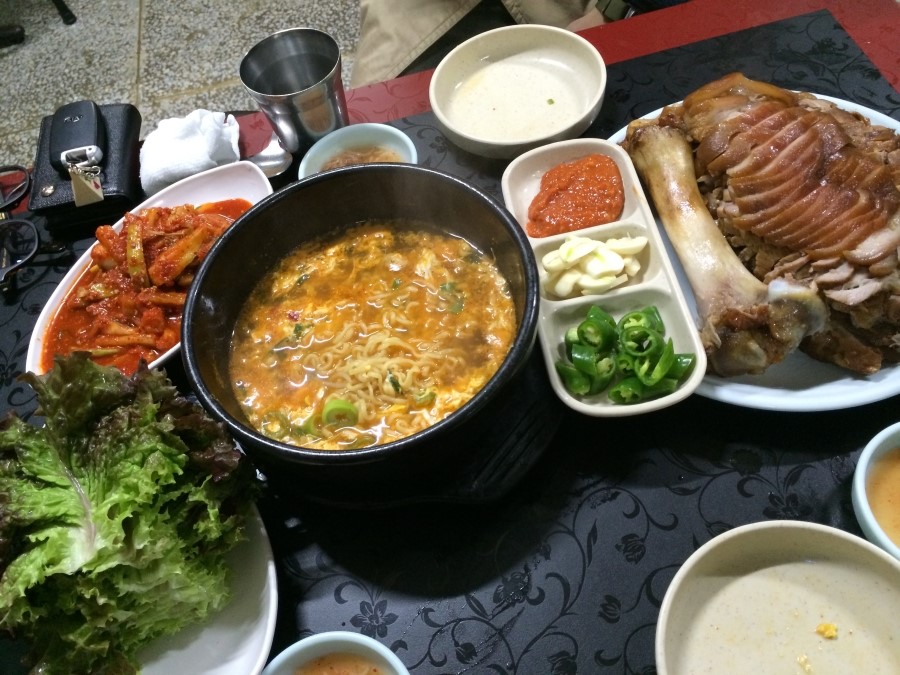 키우리 왕족발 이미지