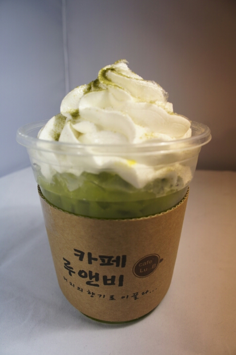 카페루앤비 이미지