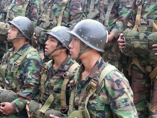 비비큐치킨 이미지
