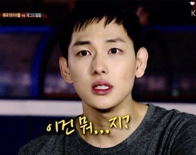 빨간화장품 이미지