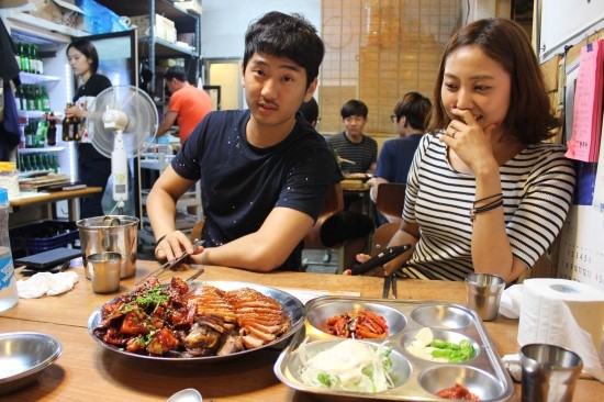 청춘불족발 이미지