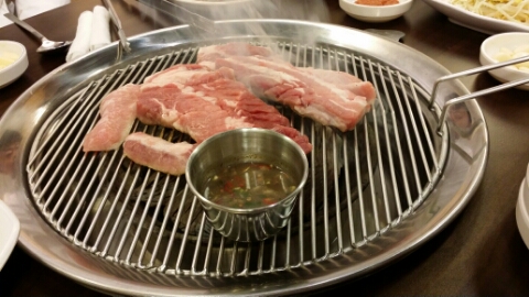 홍돼지 이미지