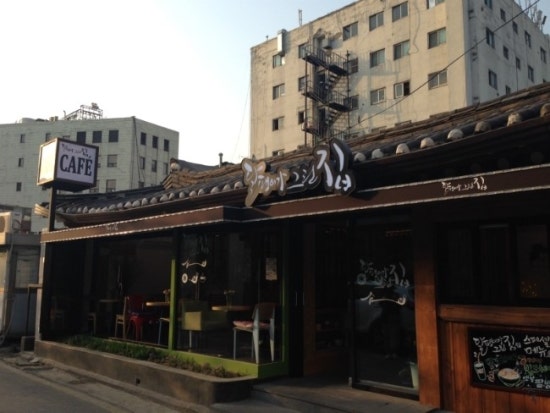 달팽이가 그린 집 이미지