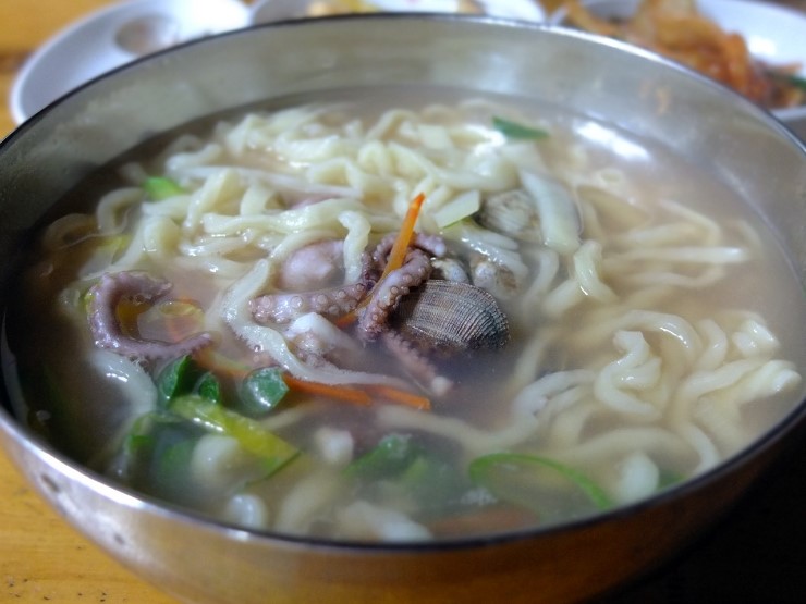 신촌손칼국수 이미지