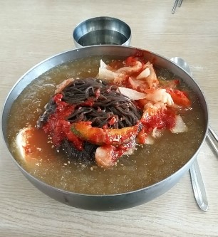 칡뿌레기냉면 이미지