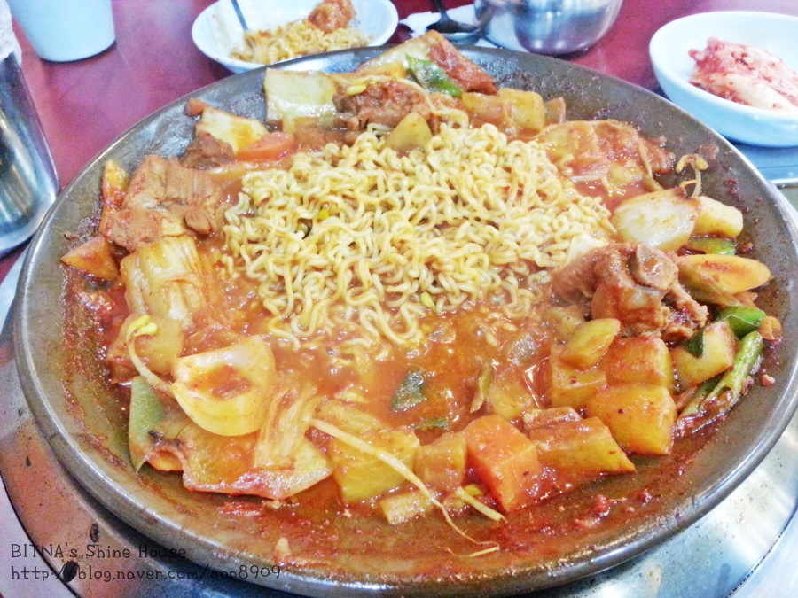묵은지 삼겹살&매운갈비찜 이미지