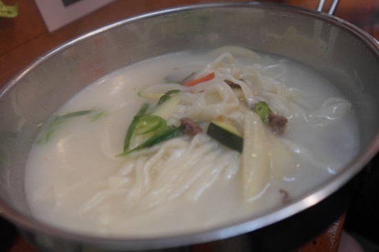 신촌손칼국수 이미지
