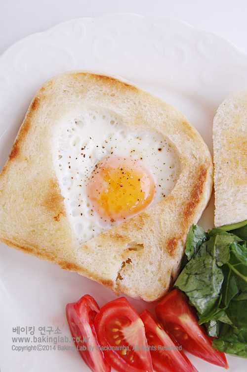 Egg In a Basket Toast 뚫린 식빵에 계란이 통째로 네이버 블로그