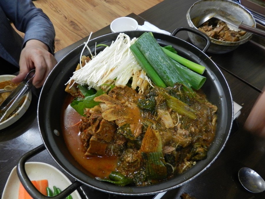 복돼지뼈다귀감자탕 이미지
