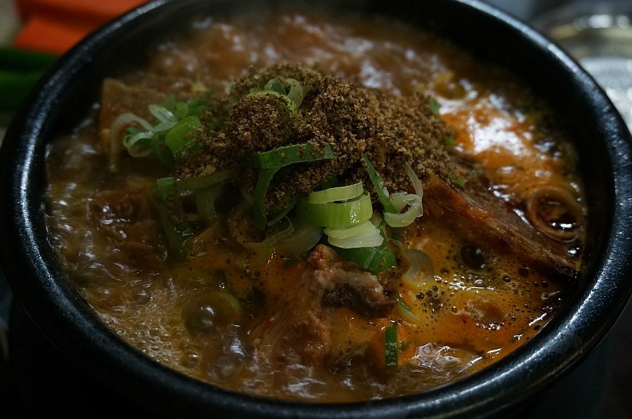 복돼지뼈다귀감자탕 이미지