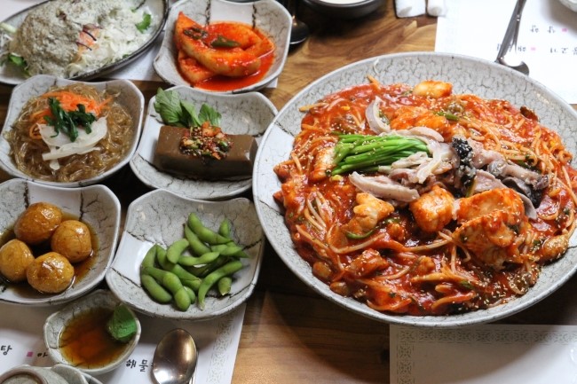 밥상과아구찜 이미지