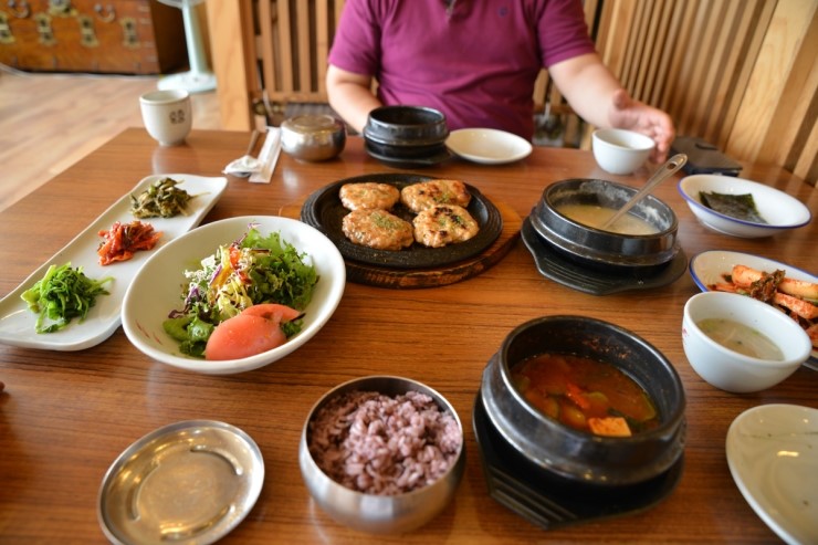 명금애한상차림 이미지
