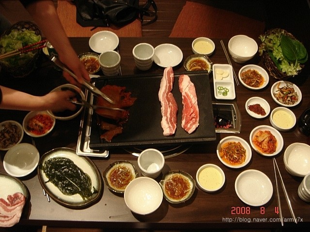 톤톤돼지 이미지