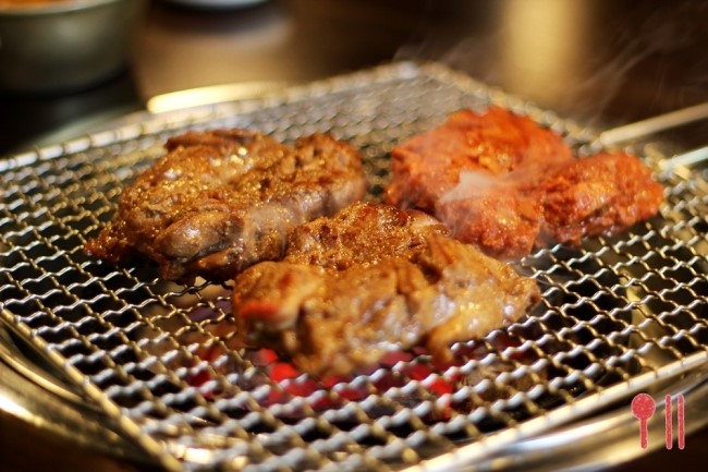 밤새우는닭 이미지