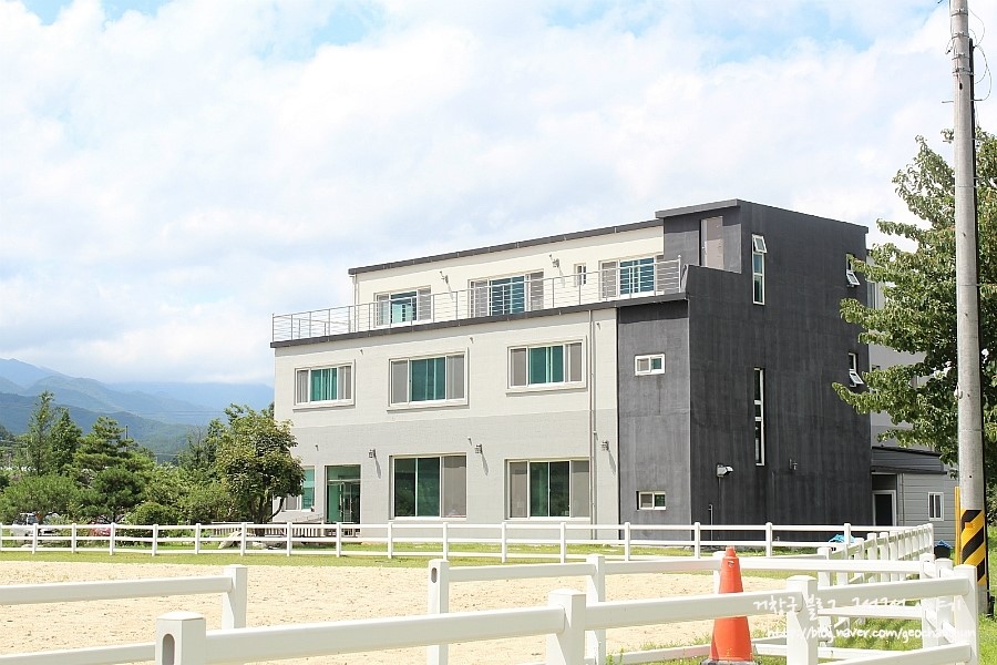 오로라승마장 이미지