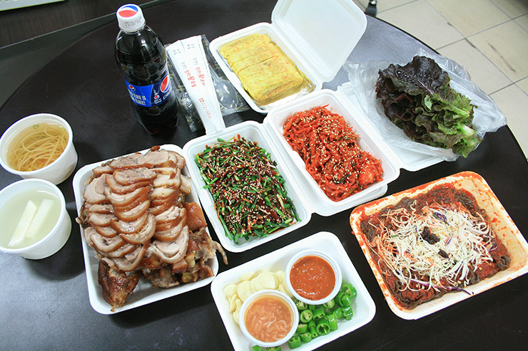 장터왕족발 이미지