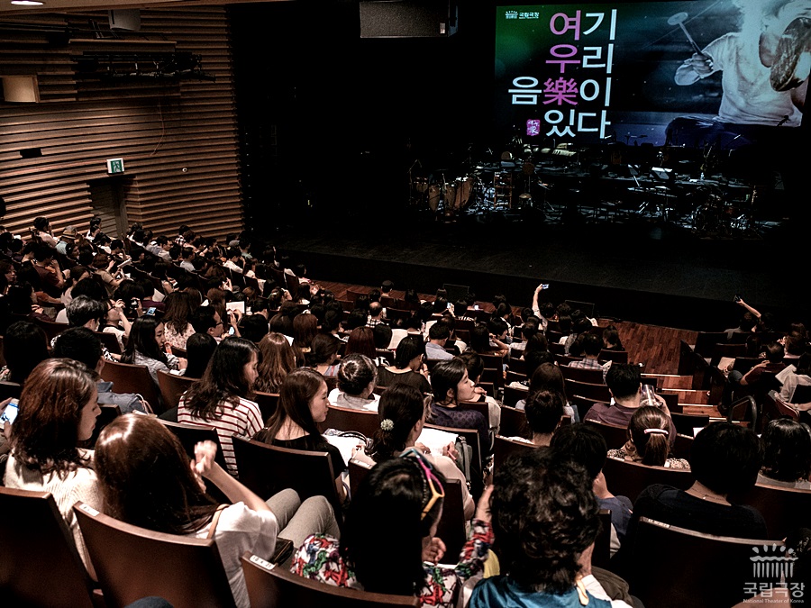 달에사는고래 이미지
