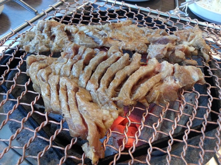 포도원흑돼지 이미지
