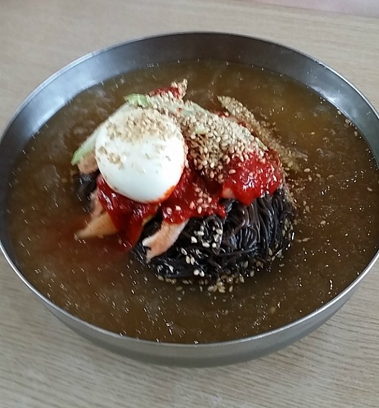 칡뿌레기냉면 이미지