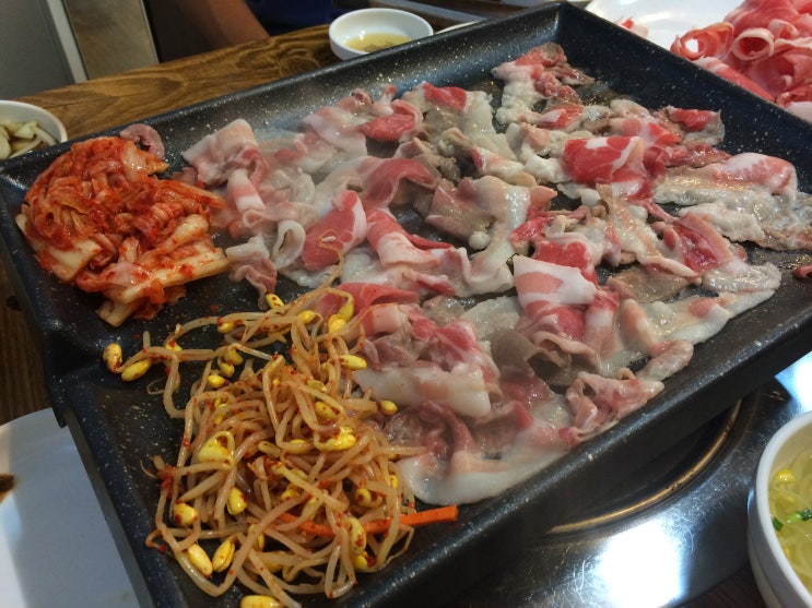 뒷고기와대패삼겹살 이미지