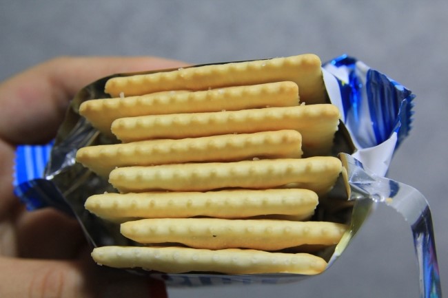 달지않은과자 이미지