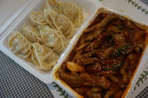 만두품은칼국수 이미지