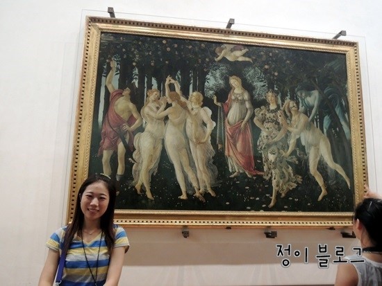 라플로라꽃의여신 이미지