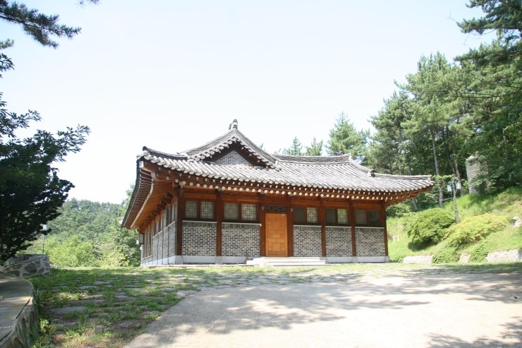 목련집 이미지