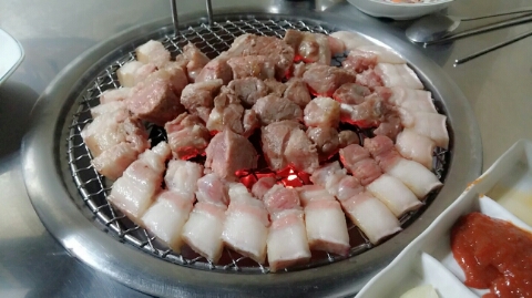 태풍흑돼지 이미지