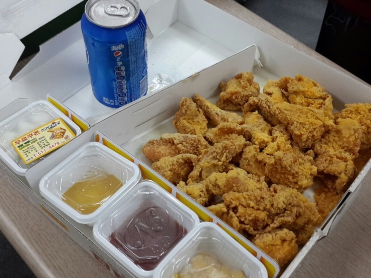 네네치킨피자 이미지