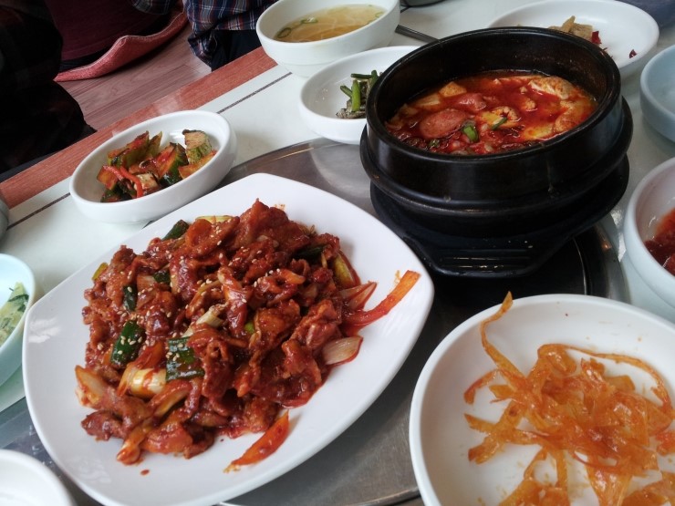 제육향연 이미지