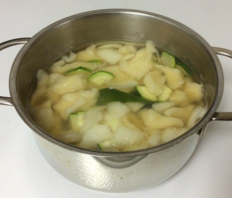 연두 수제비 이미지