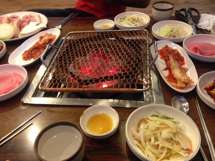 포도원흑돼지 이미지