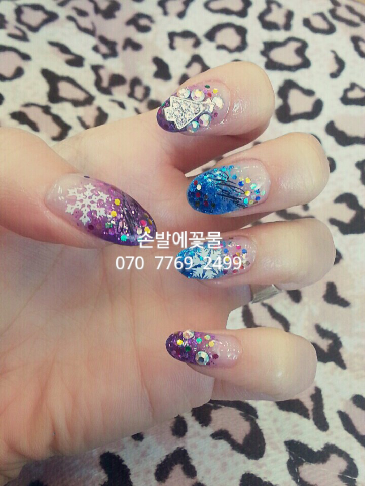 손발에꽃물 이미지