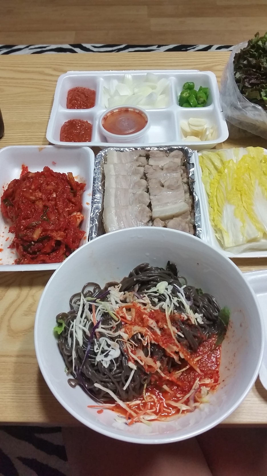 신장충동왕족발 이미지