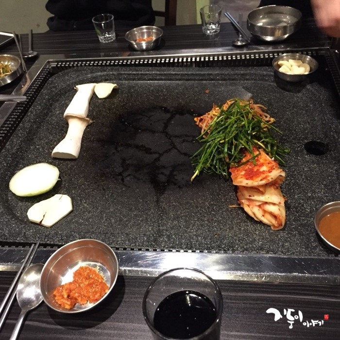 껄떡돼지 이미지