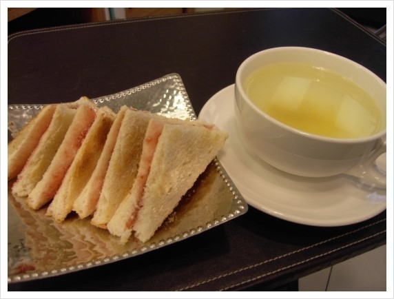수덕토스트 이미지