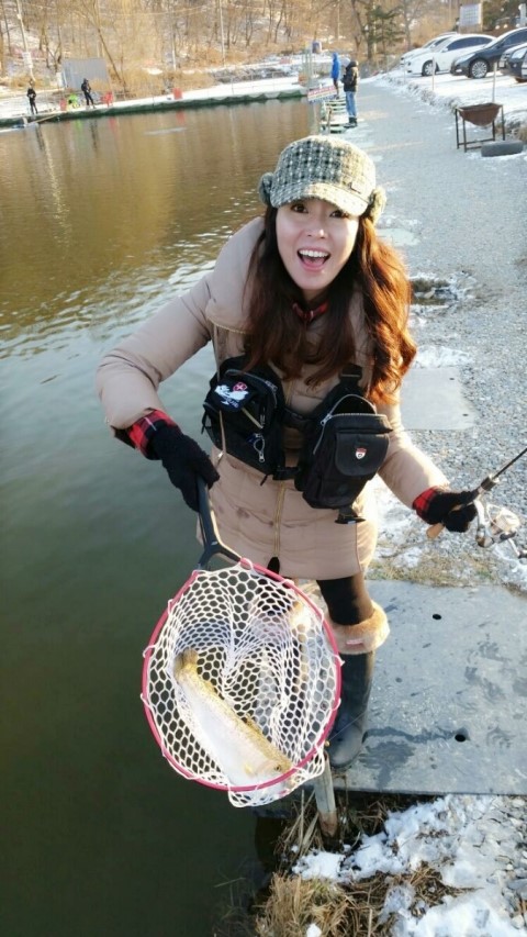 송어사냥 이미지