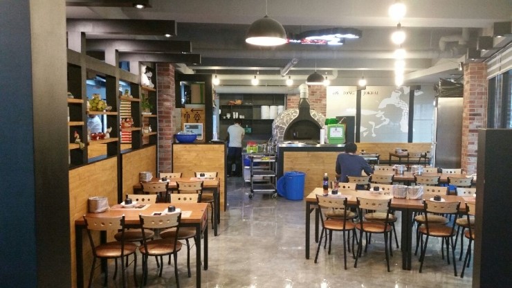 화덕에통째로구운족발 이미지