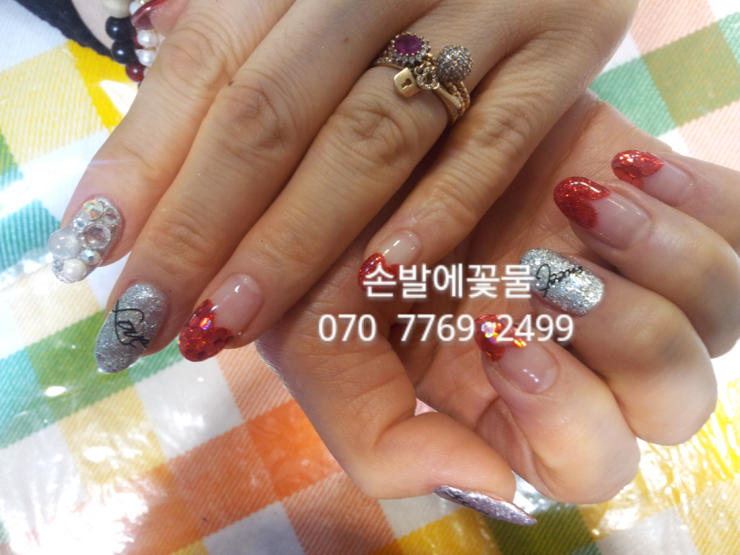 손발에꽃물 이미지