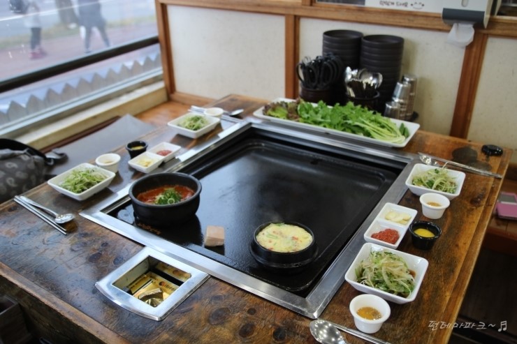 돌판돼지 이미지