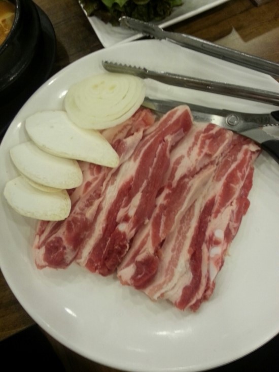 돌판구이 생삼겹 이미지