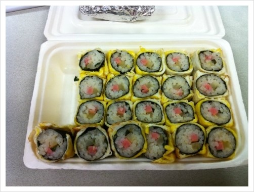 짠지계란말이김밥 이미지