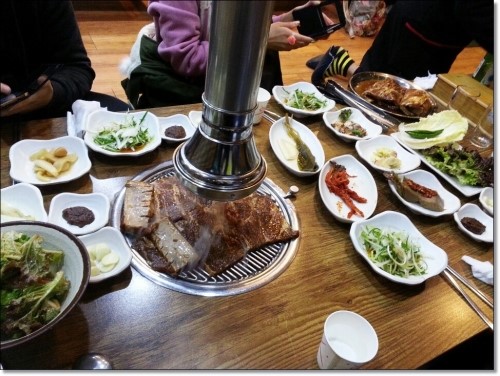 황금뚝배기 이미지