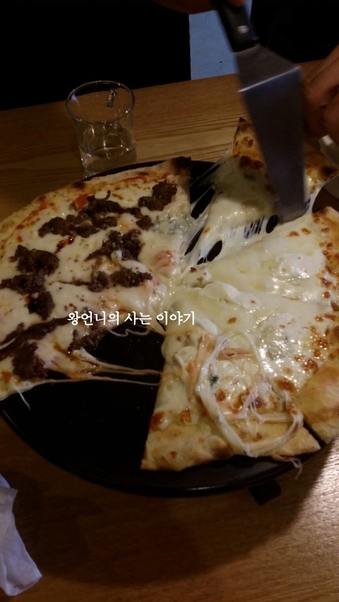 왕언니피자치킨 이미지