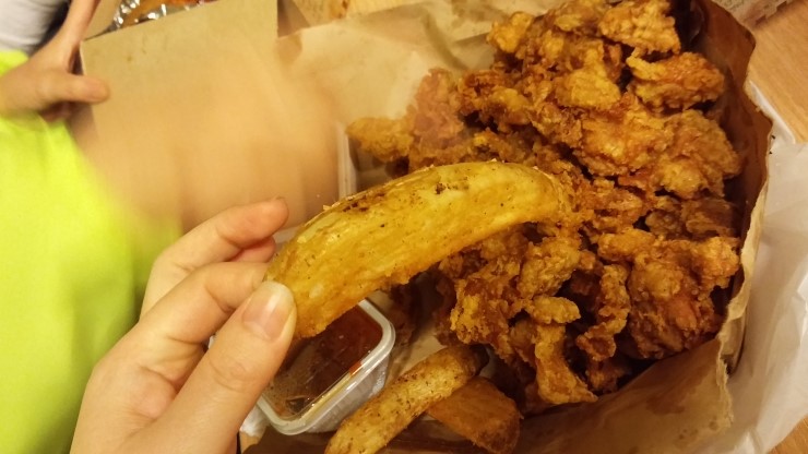 칠칠켄터키 이미지