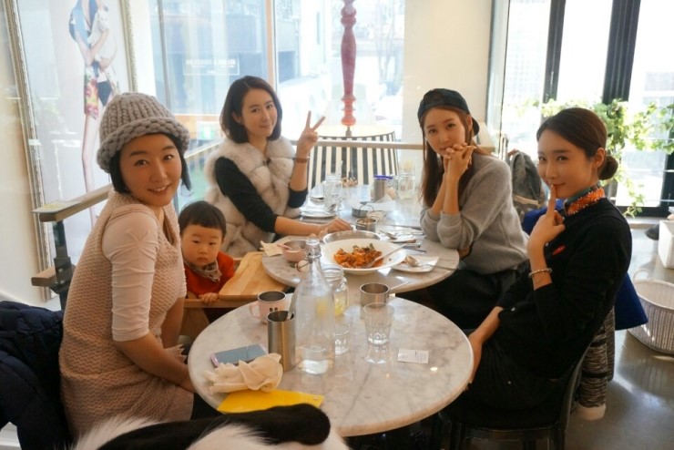 퀸즈테이블 이미지